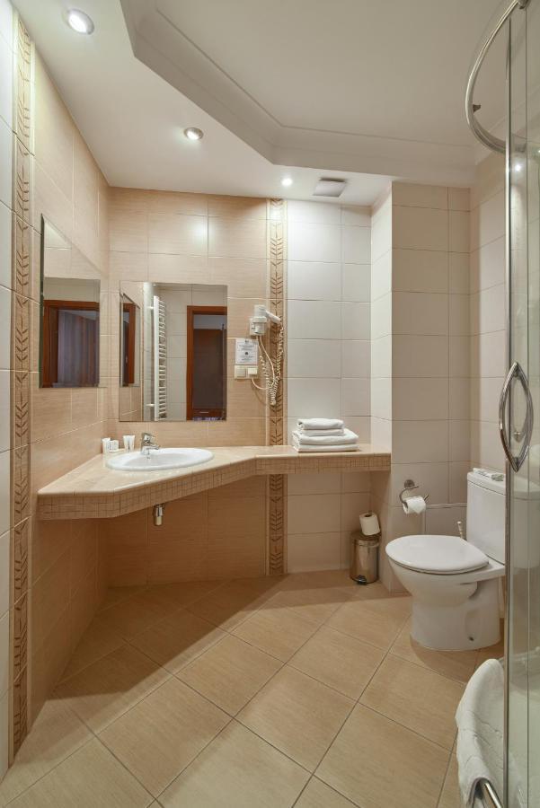 Studio,1306575268:JPEG